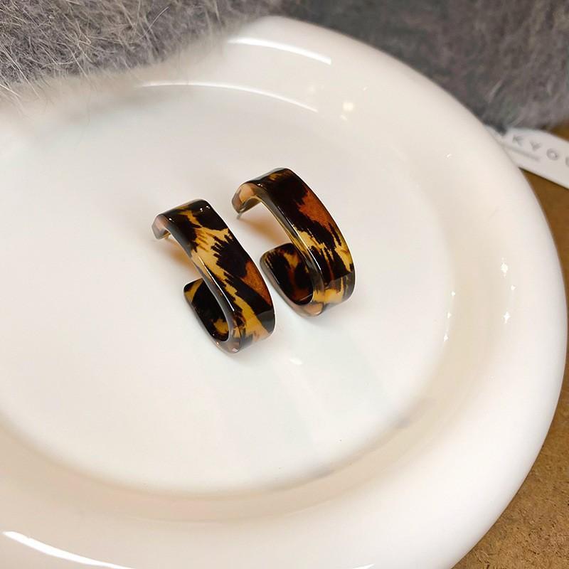 Ретро Гонконгский стиль Серьги-кольца с леопардовым принтом из серебряной иглы Легкая роскошь Высококлассные серьги с темпераментом Нишевые серьги Женские