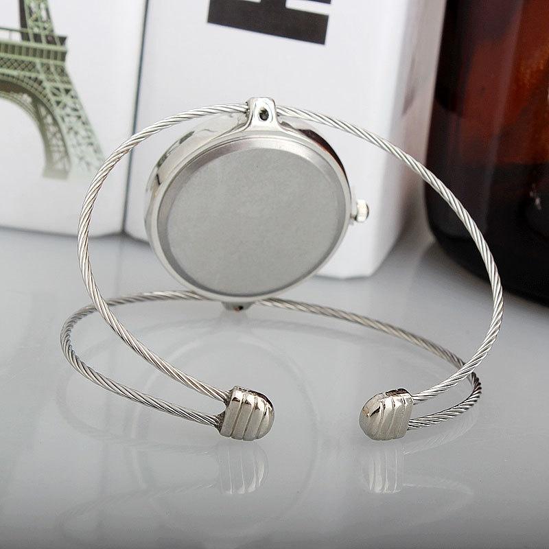 Women Metal Watches Simple Steel Wire Watch Bands Vintage Round Quartz Wrist Clock Charm Outdoor