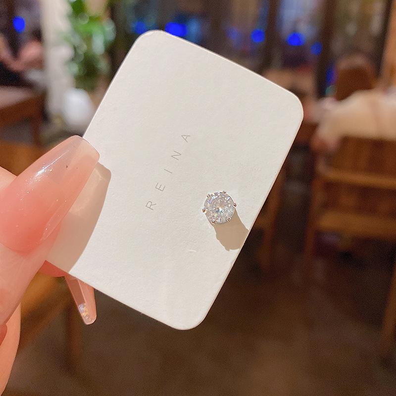 Роскошные кристальные клипсы для непроколотых ушей — шикарный нишевый дизайн, тренд 2022 года.