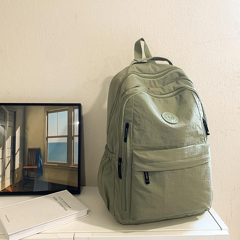 Lightweight Backpack Women's Outdoor Backpack Large Capacity Travel Bag Student Schoolbag