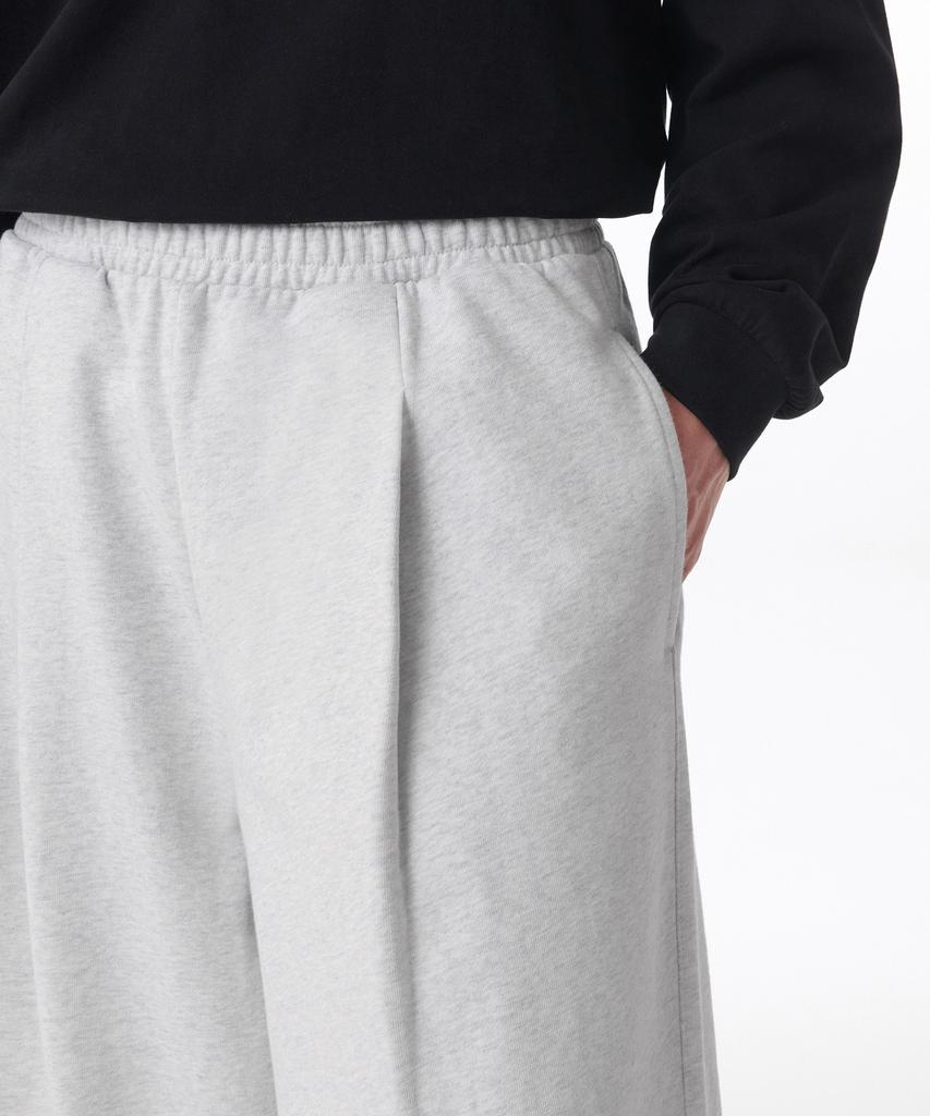 MUSINSA STANDARD One-Tuck Long Bermuda Sweatpants [Melange Light Grey]