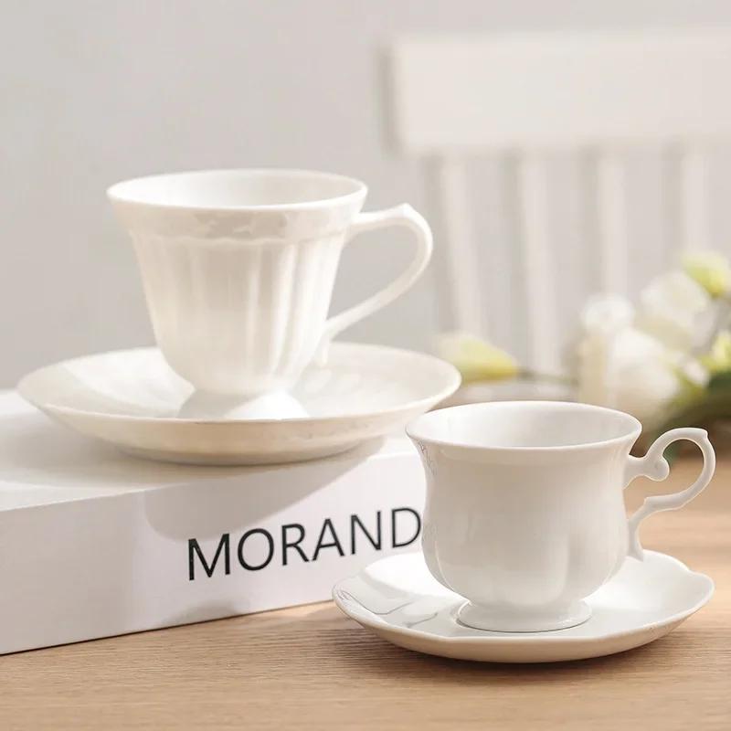 Легкая роскошная кофейная чашка, чисто белая и элегантная кофейная чашка с блюдцем, высококачественная красная чайная чашка, бытовые керамические чашки для воды, сувенир