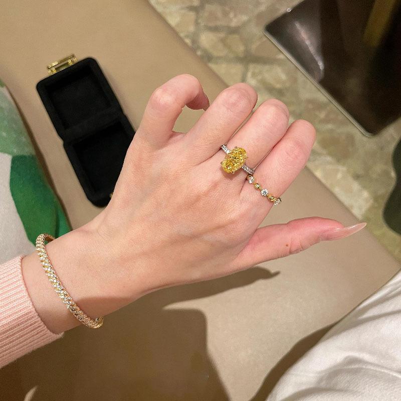 Light Luxury High-End Super Flash Egg Yellow Diamond Ring Inlaid With Zircon Rich Celebrity Color Treasure Luxury Temperament Index Finger Ring