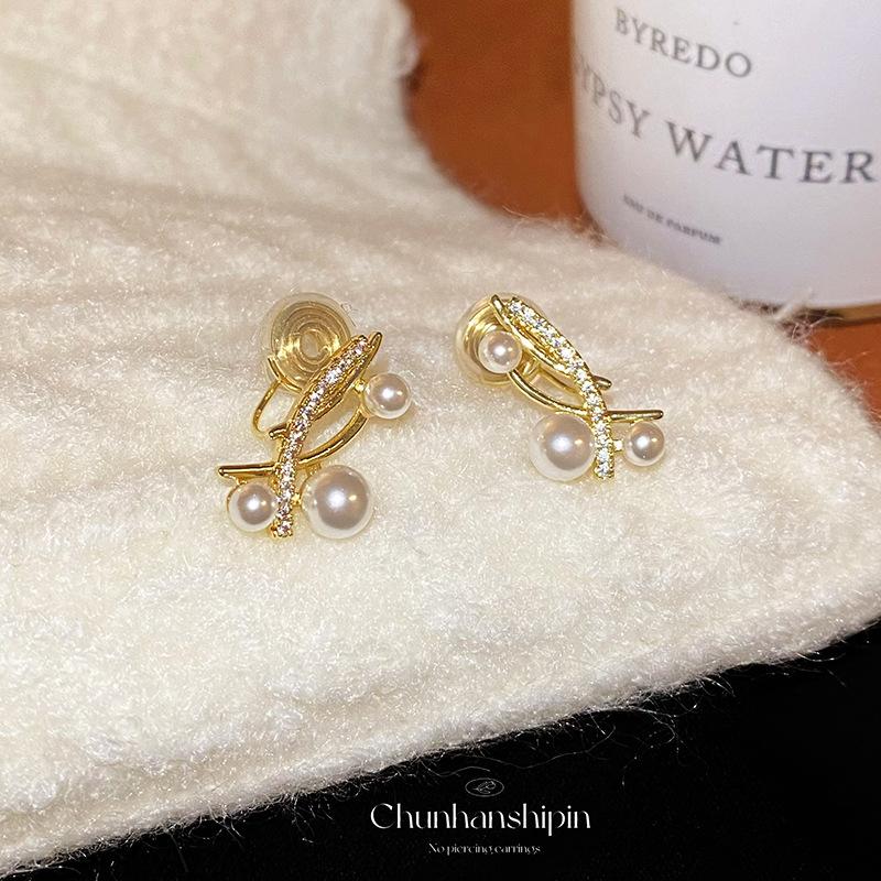 French retro cross painless earrings light luxury high-end zircon stud earrings women's pearl ear clips mosquito coil disc no ear piercings