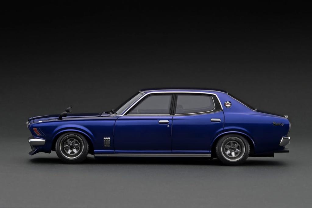 Модель зажигания Nissan Bluebird U 2000GTX Синий металлик готовый продукт 1/18 (Г610)