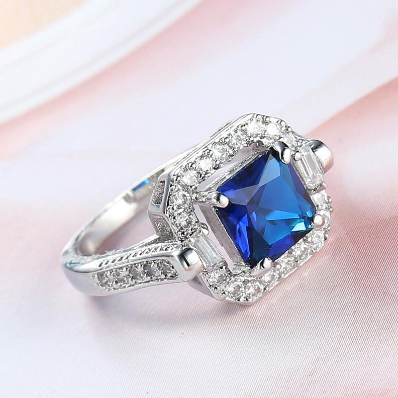 Женские обручальные кольца SODROV с классическим синим цирконом