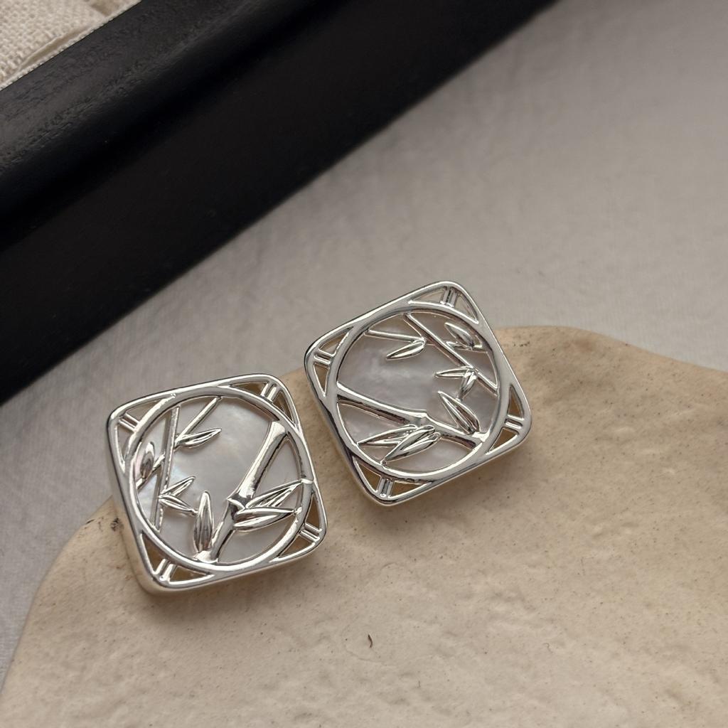 Высококлассные французские ретро серьги-ракушки, женские геометрические овальные темпераментные, нишевые и холодные, преувеличенные серьги, легкая роскошь