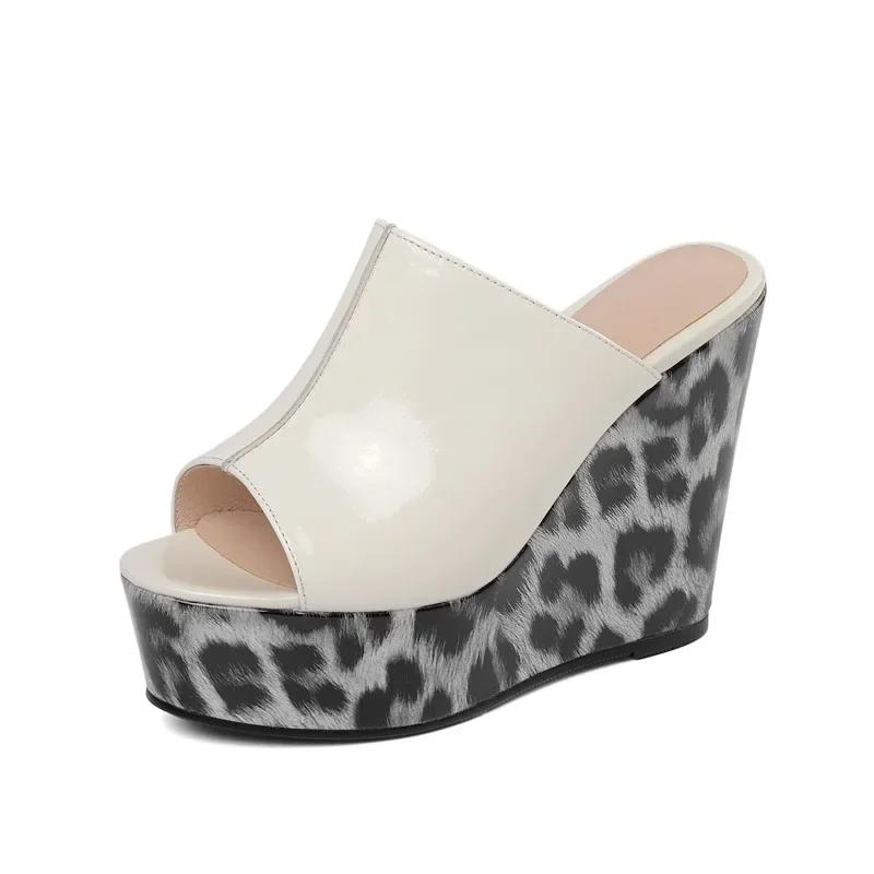 Модная обувь женская 2025 с открытым носком, женские шлепанцы, уличные повседневные шлепанцы женские, круглый носок, супервысокие танкетки, большие размеры, женские сандалии