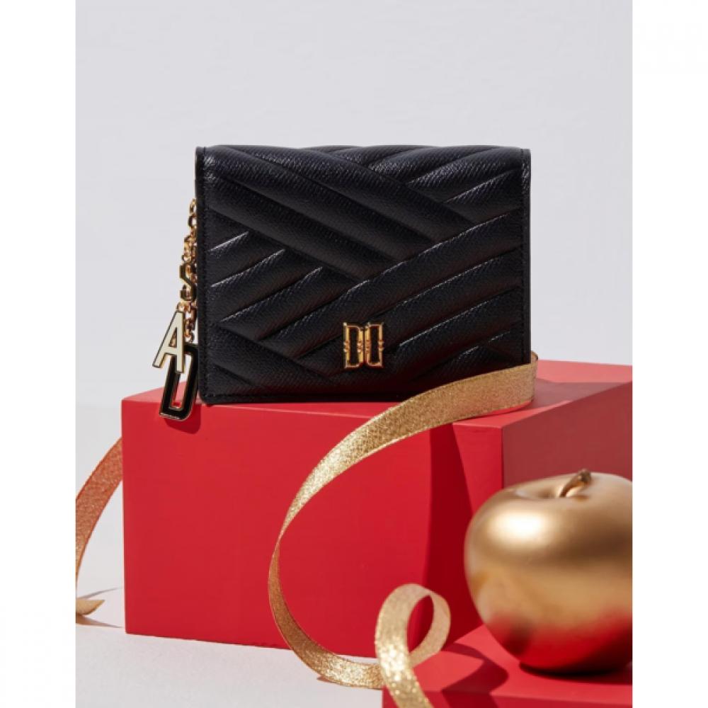 Daks Black Quilted Logo Charm Wallet Dcwa2e218bk