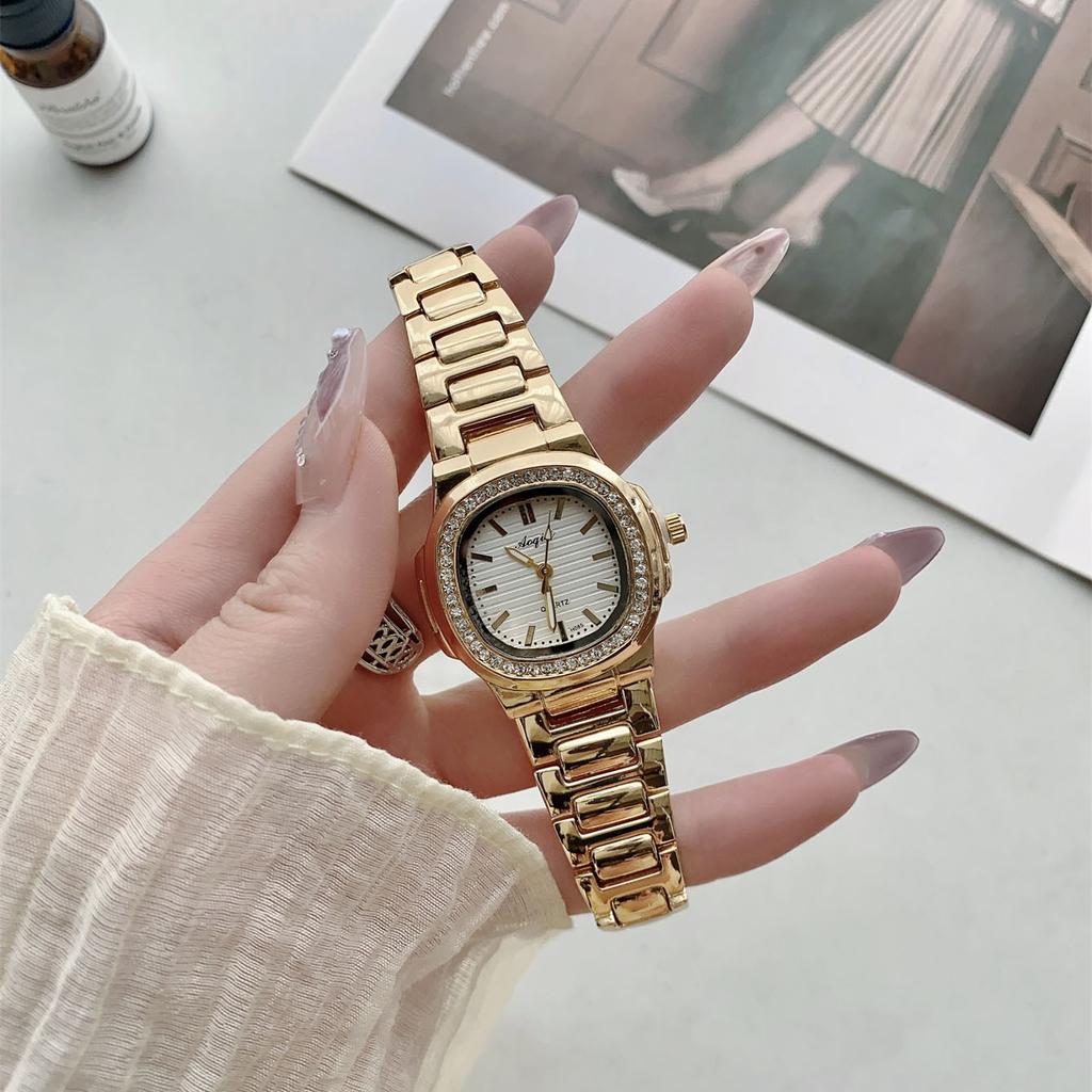 Часы женские квадратные из сплавной стали с ремешком и стрелками