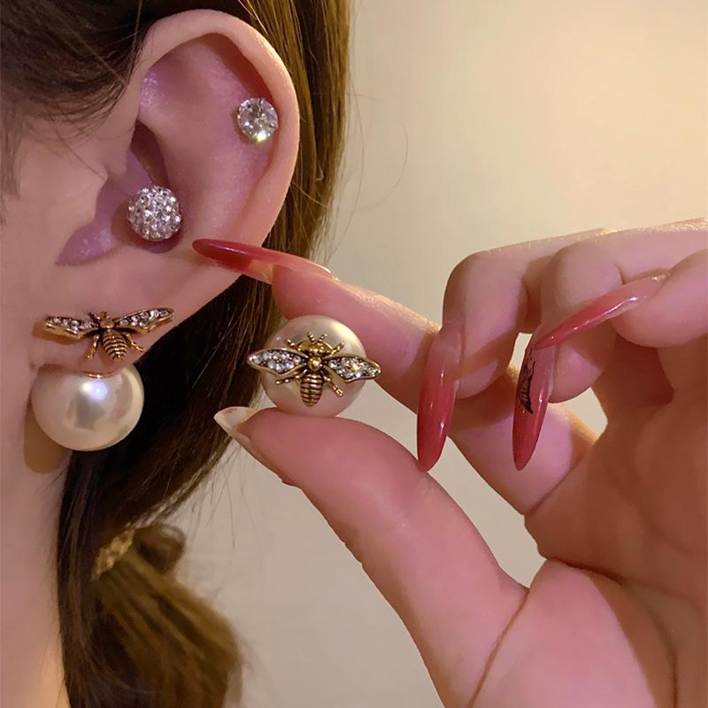 Жемчужные серьги-пусеты с пчелами спереди и сзади, литературные и художественные, с темпераментом поклонника, высококлассные серьги-пусеты, модные серьги в стиле легкой роскоши