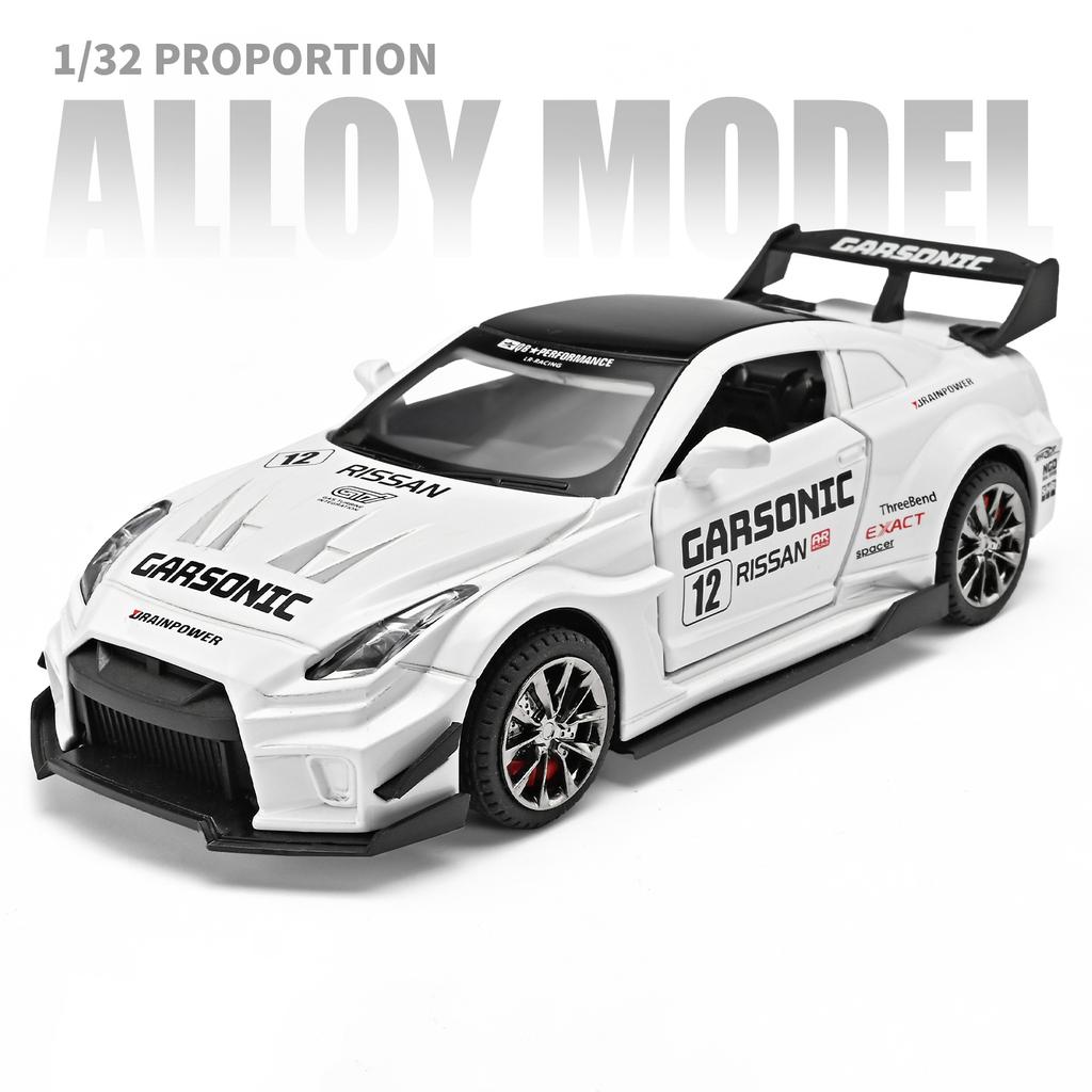 Масштаб 1/32 Сплавной литой под давлением спортивный автомобиль Nissan GTR Модель Настольные украшения Симуляция звука и света Подарок на день рождения для мальчика Игрушка