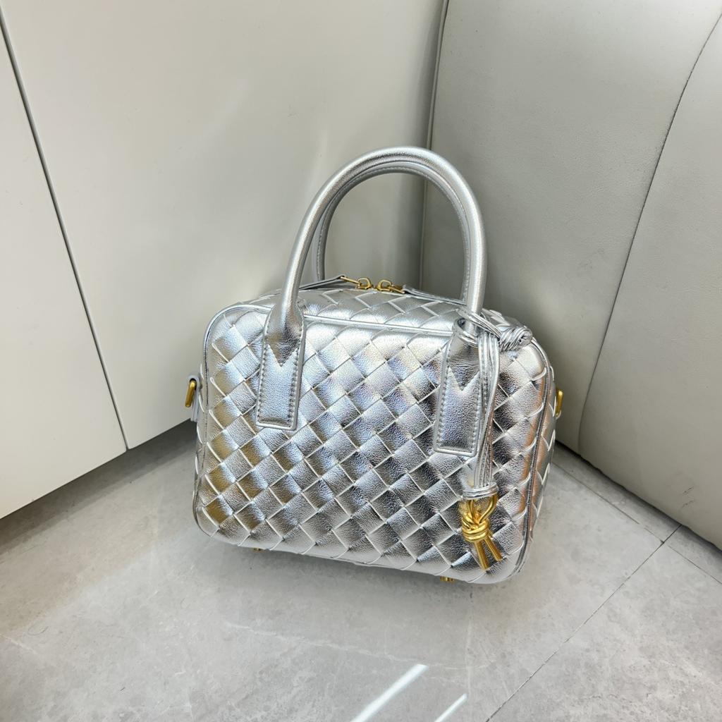 Кожаные женские сумки Нишевые дизайнерские сумки Женские мягкие сумки через плечо из коровьей кожи Квадратные сумки Сумки через плечо ручной работы