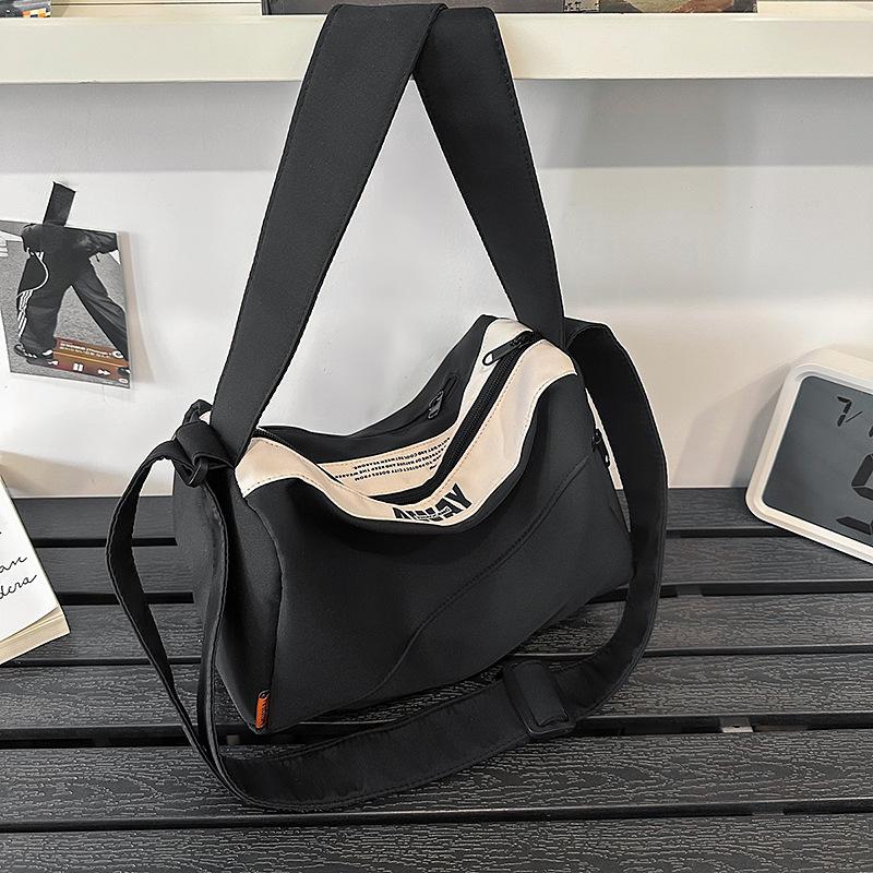 Summer Large-capacity High-end Casual Messenger Bag for Men and Women 2025 New Wide Shoulder Strap Nylon Pillow Bag Shoulder Bag
