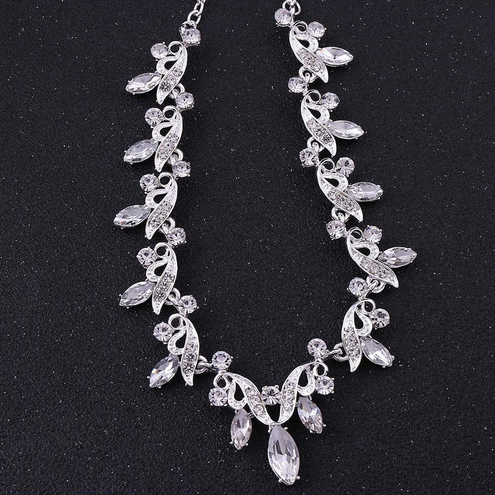 New Bridal Wedding Set, Exquisite Alloy Crystal Necklace and Earrings Two-piece Set Bridal Accessories
