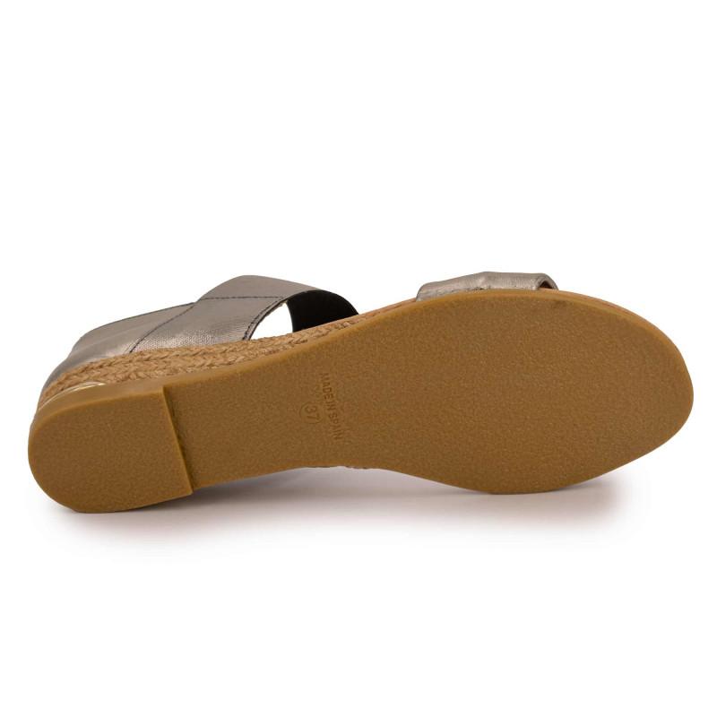 Женские блестящие босоножки на танкетке с эффектом хрома PINAZ