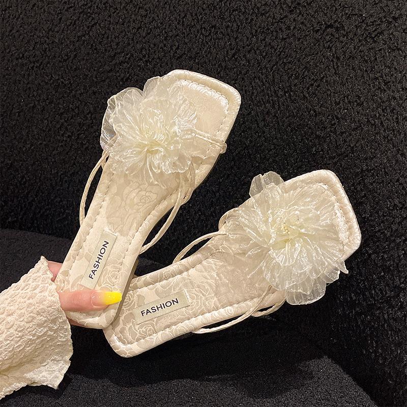 French Flat-bottomed Flower One-word Slippers Women's Shoes Summer Wear New Summer Fashion Sandals