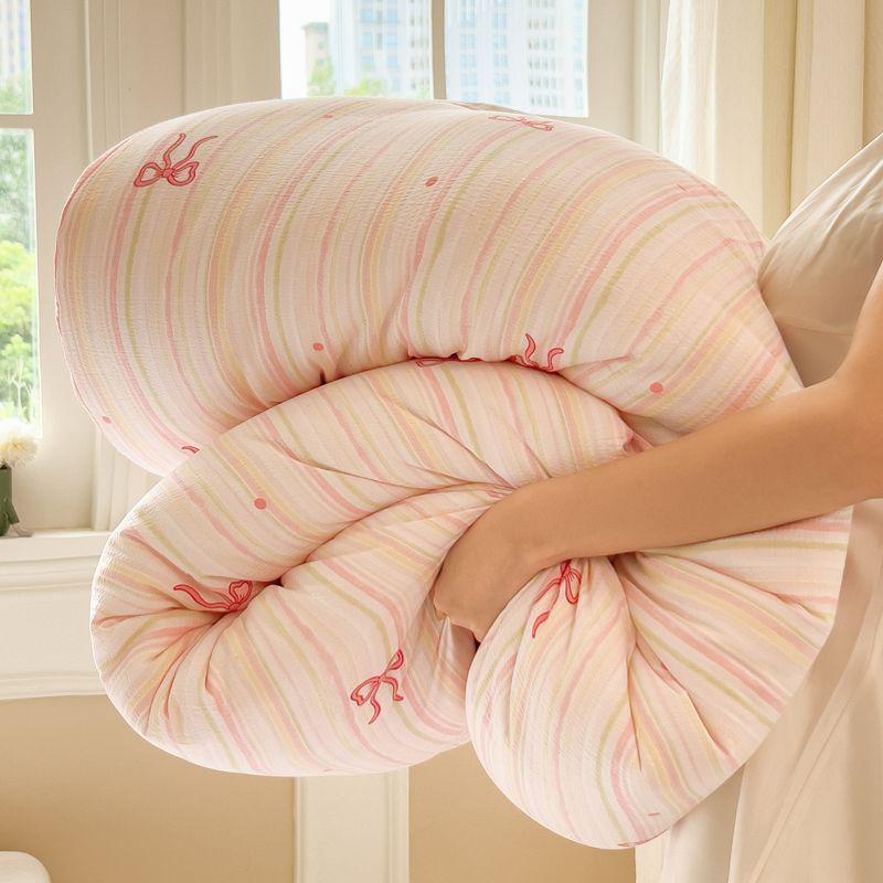 Thick Warm Winter Quilt - Soft, Skin-Friendly, Machine Washable, Ideal for Student Dormitory