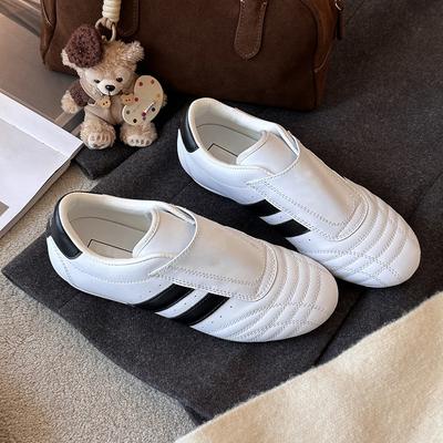 У Ади такие же туфли для тхэквондо, ленивые туфли на одной педали, женские новые ретро классические черно-белые повседневные спортивные туфли.