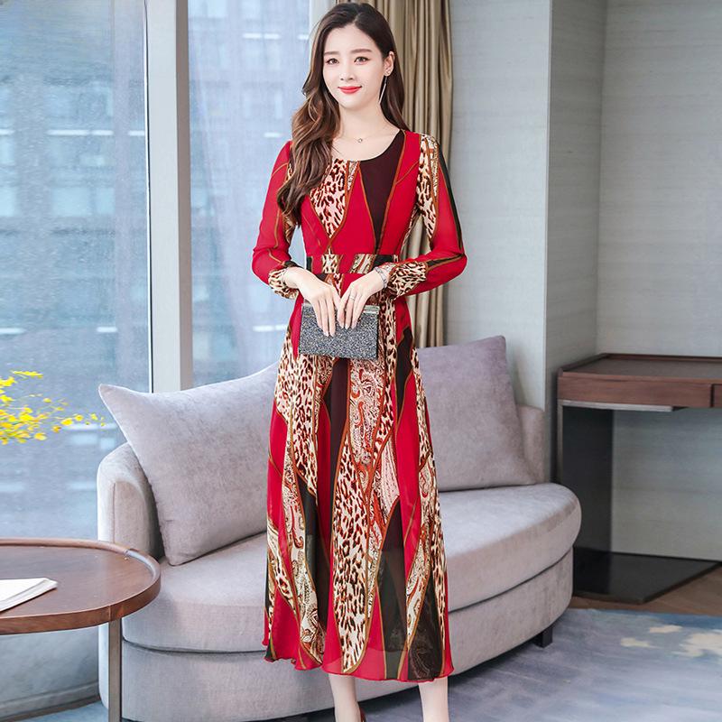 068 Осеннее утягивающее платье длиной до колена - новый сезонный стиль