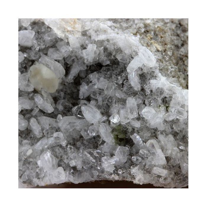 Brookite, Quartz, Albite, Calcite 399.8 carats