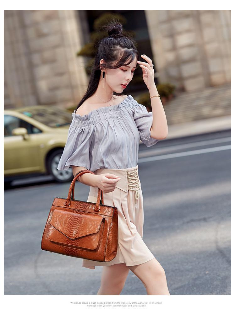 Вместительная сумка с принтом под змею: Европейская и американская модная женская сумка через плечо