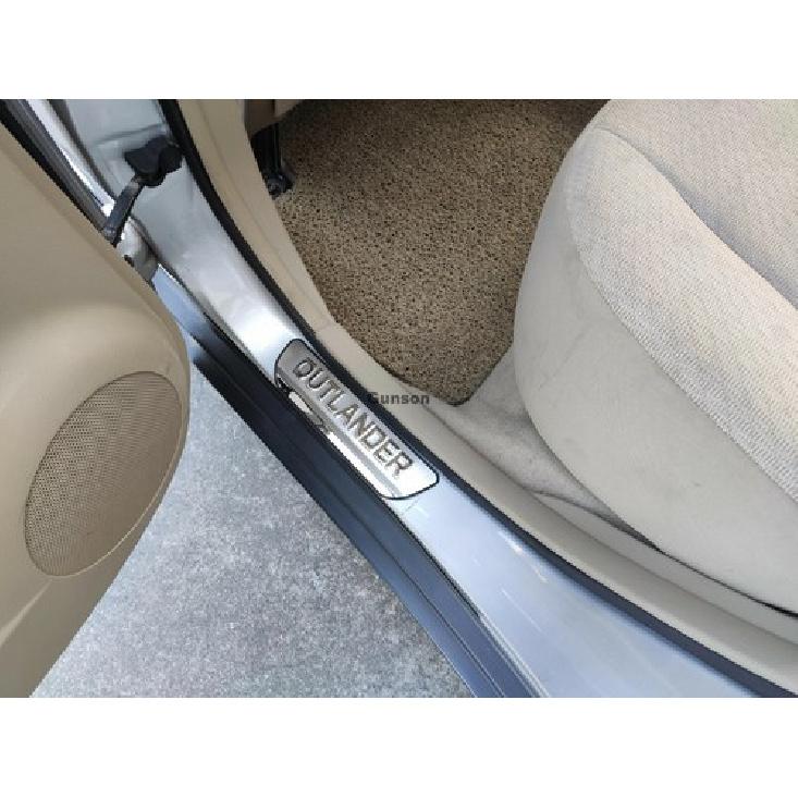 Защитные накладки на пороги для Mitsubishi Outlander Аксессуары 2011-2024