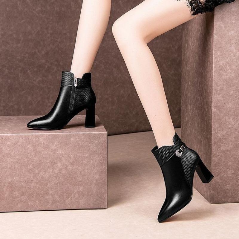 Зимние туфли на высоком каблуке 2024 года, сексуальные женские роскошные туфли, массивные ботинки челси, модные новые туфли-лодочки с острым носком на молнии в готическом стиле, брендовая обувь