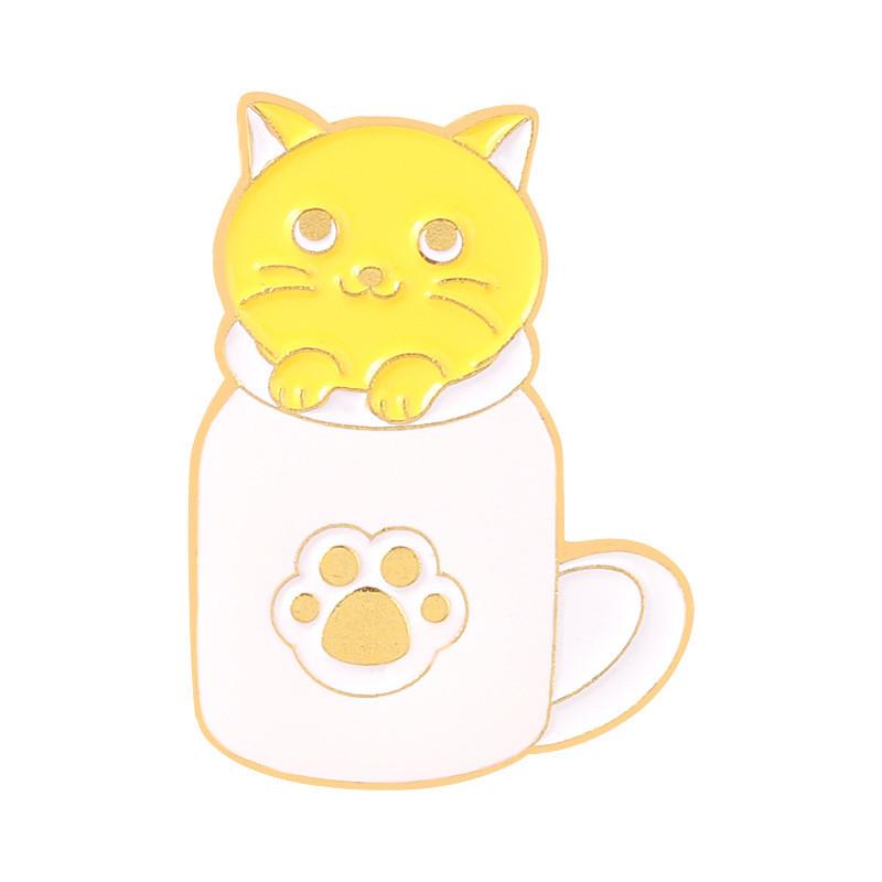 Adorable Japanese Cat Brooch Cute Animal Enamel Pin Fashionable Accessories For All