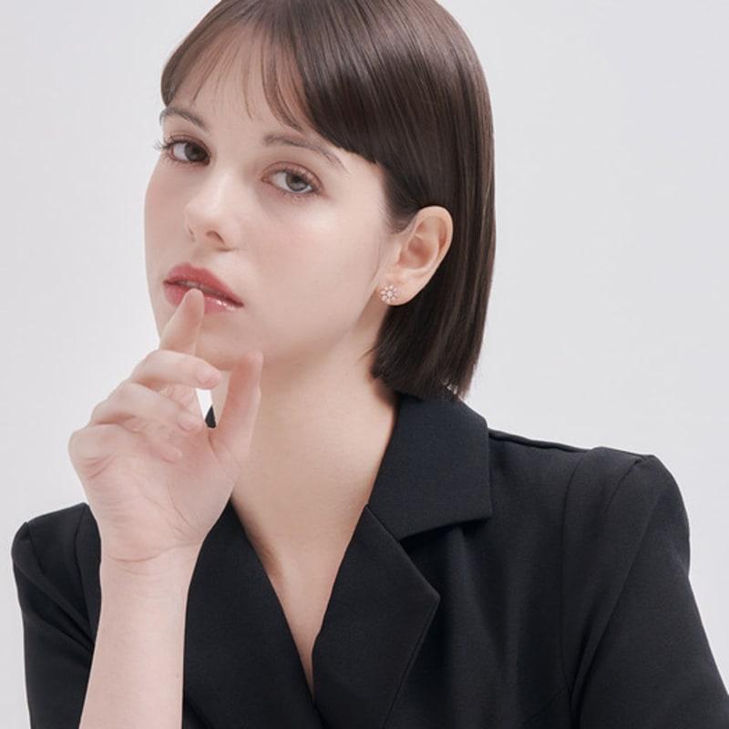 CRANNE Silver Snowflake Cubic Point Earrings C24EB329