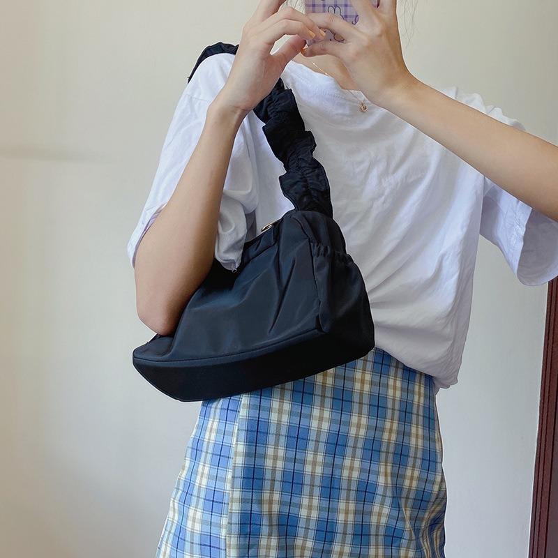 Nylon Wrinkle Design Handbag Simple Solid Color Dark Retro Baguette Bag New Women's Shoulder Armpit Bag