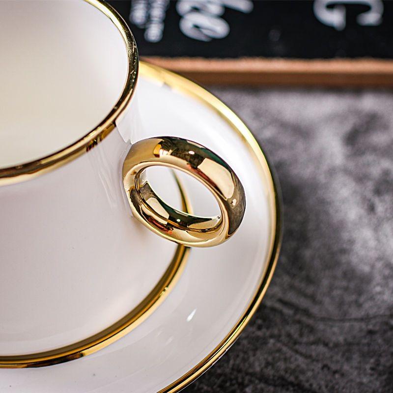 Керамический кофейный набор в европейском стиле – маленькая роскошная фарфоровая чашка с блюдцем и ложкой, дизайн с золотым ободком