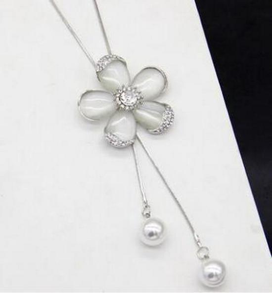 Autumn & Winter Fox Fur Women’s Sweater Necklace – Unique & Stylish Long Chain Accessory