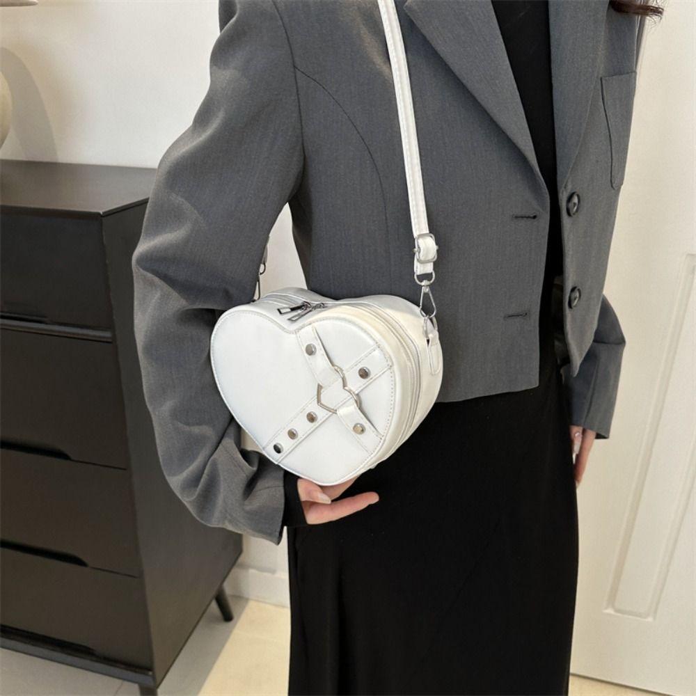 Leather Y2k Heart Crossbody Bag New Design Purse Tote Handbag Vintage Small Chain Rivet Bag Girls