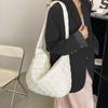 Cloud Lattice Shoulder Bag Zippered Solid Color Crossbody Bag Quilted Casual Tote Bag for Street Travel Office Party