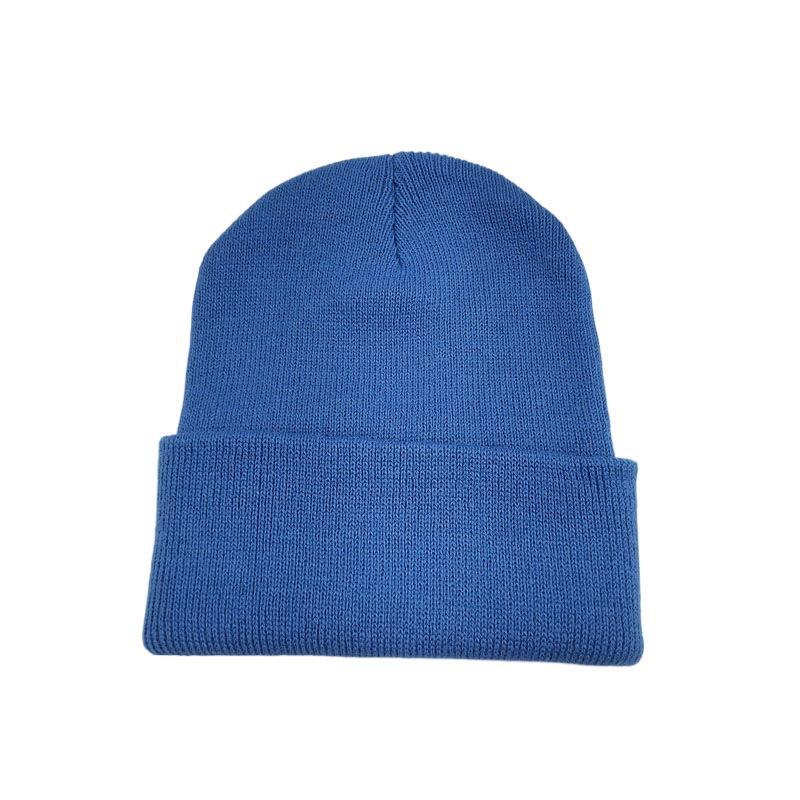 Уютные вязаные шерстяные шапки на осень и зиму - однотонные