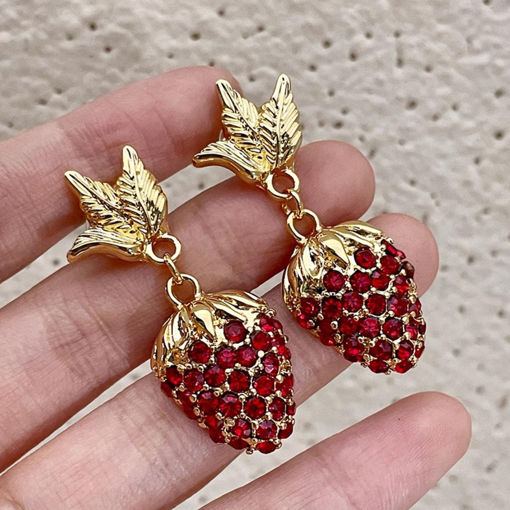 Серьги с красной клубникой, женские высококачественные серьги с листьями, серьги среднего возраста, темпераментные украшения