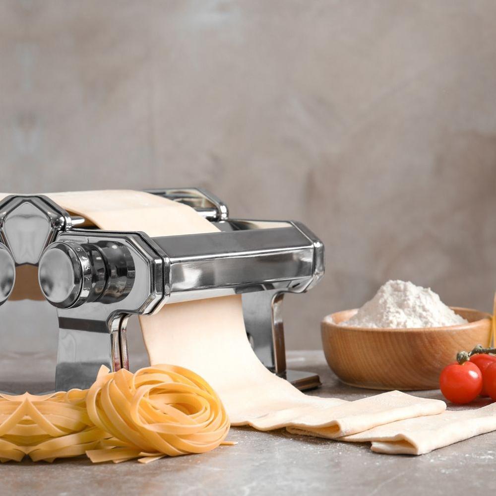 Pasta machine