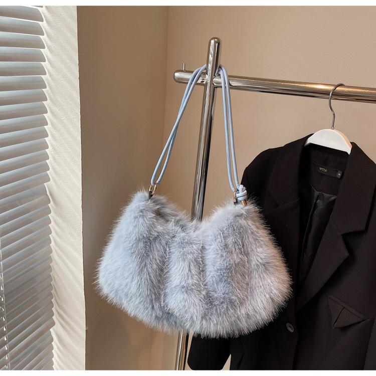 2025 новая модная осенне-зимняя плюшевая сумка, универсальная, большой вместимости, подмышечная женская сумка, корейская версия, нишевая наплечная сумка-мессенджер