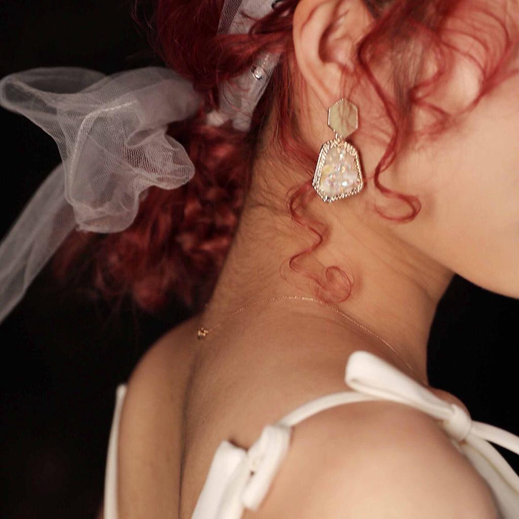 Korean Geometric Palace Style Natural Stone Rainstone Drop Earrings for Women Trend Shell Rhombus Metal Pendientes Earring