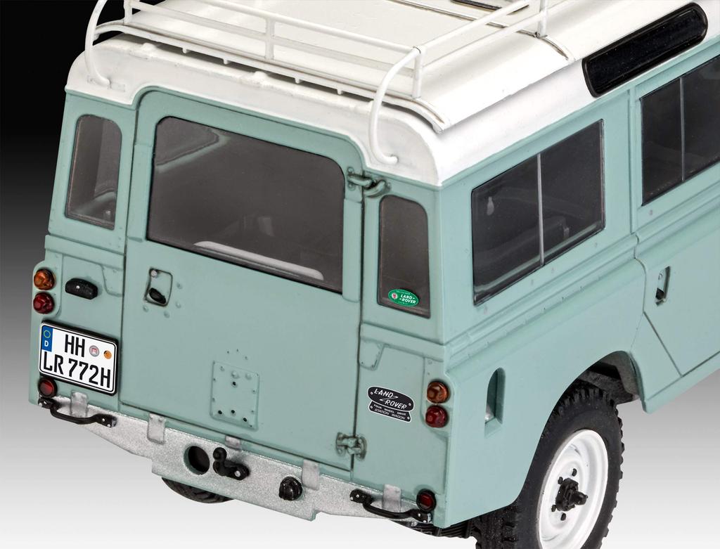 Немецкая модель Revell Land Rover Series III из пластика 07047 1/24