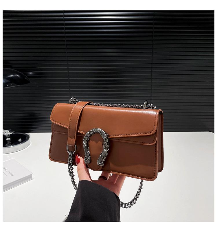 Модная женская квадратная сумка через плечо на цепи 2025 года