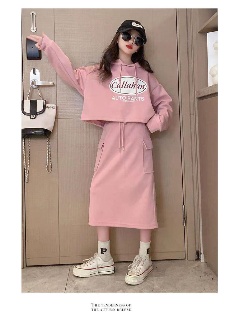 2024 г. Модное платье из двух частей для девочек в корейском стиле с капюшоном и юбкой на весну/осень