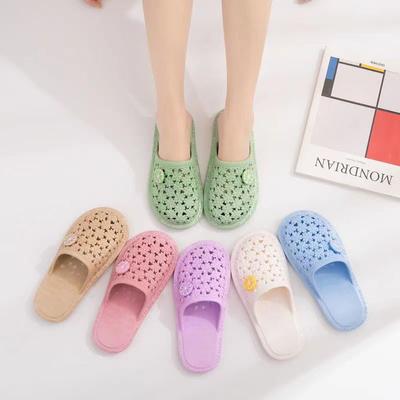 2024 новые классные тапочки женские летние тапочки с сумкой на голову полутапочки сандалии с мягкой подошвой дырявые туфли мода ленивый дом