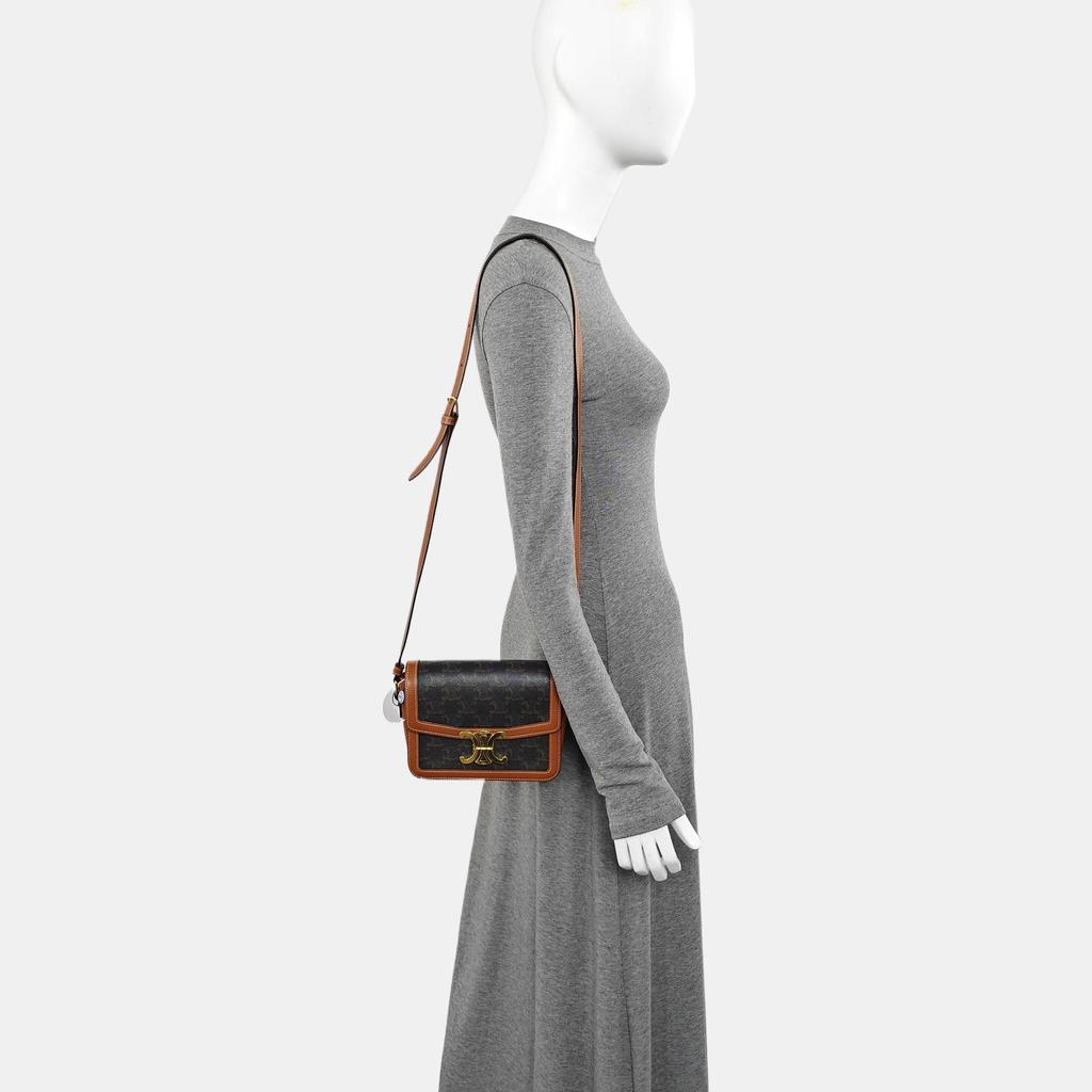 [Pre-Owned] Teen Triomphe Canvas And Leather Shoulder Bag - Very Good #7SUXOO