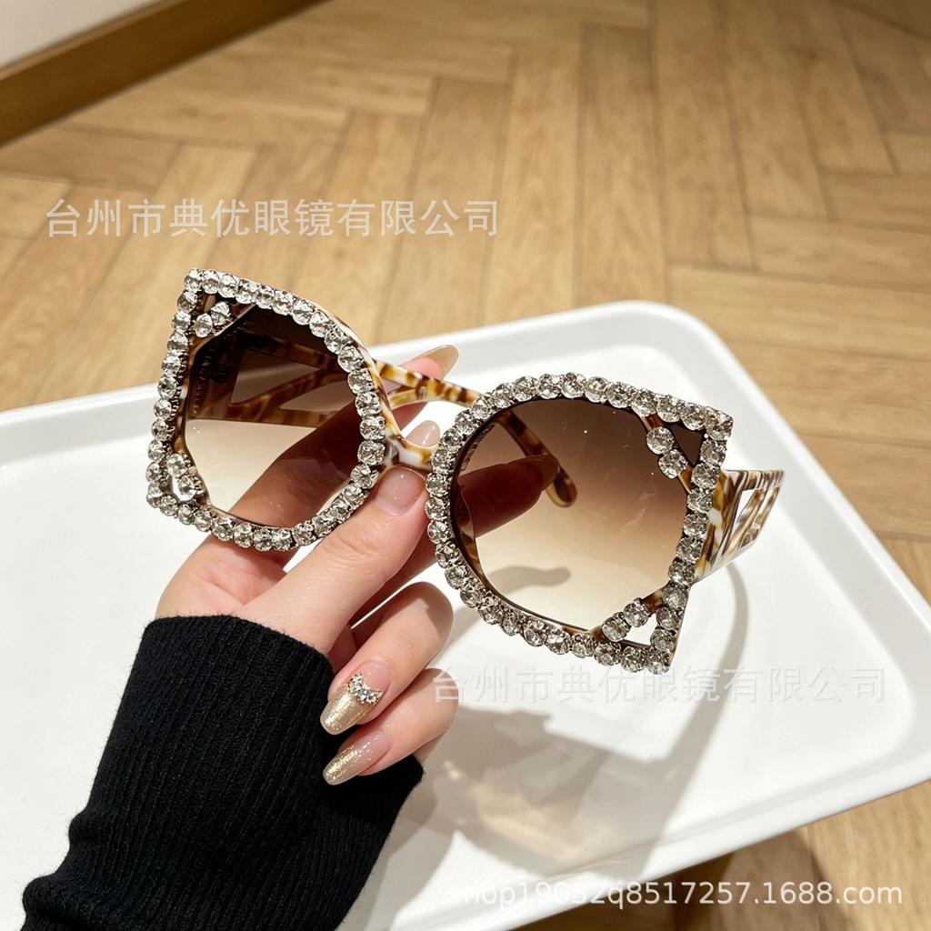 New cool diamond-encrusted large-frame square sunglasses travel photography street photography funny trend creative sunshade sunglasses
