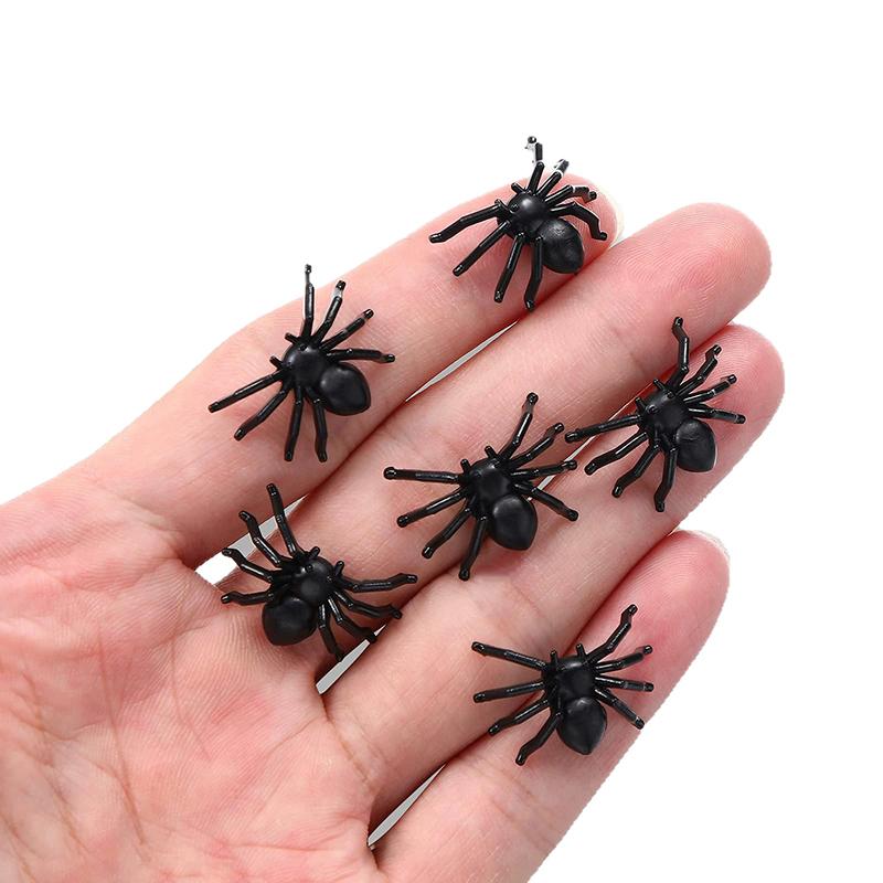 50/100 шт. Хэллоуин Пауки Украшения Маленькие Черные Пластиковые Пауки Дом с Привидениями Паук Украшение Симуляция Прикольная Игрушка