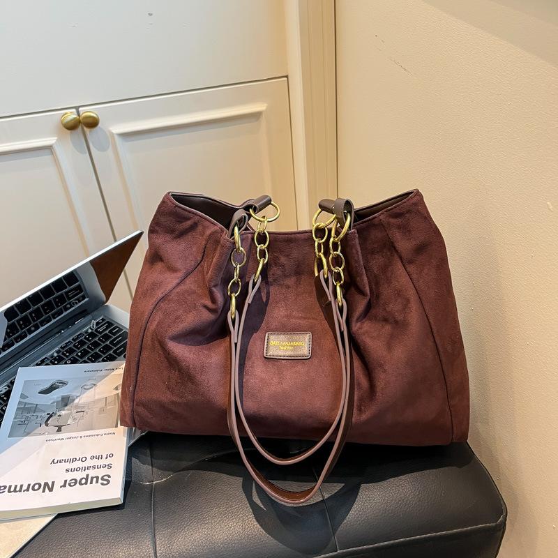 Повседневная осенне-зимняя замшевая замшевая в иностранном стиле универсальная корейская модная темпераментная сумка через плечо, дамская сумка-тоут 2025