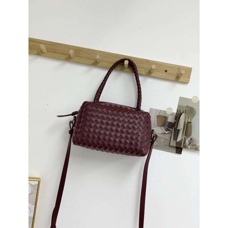 Новая плетеная сумка для женщин, нишевая, высокого класса, винно-красная, ручная, на одно плечо, маленькая квадратная сумка-подушка для камеры