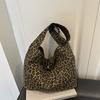 Leopard Print Cotton Cloth Tote Bag Women's New Fashion Popular Simple Commuter Bag Casual Retro Shoulder Bag